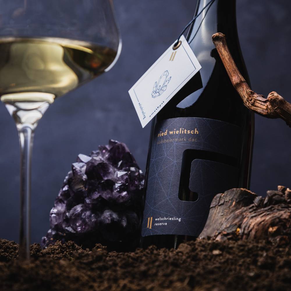 Weinflasche Welschriesling Reserve Amethyst Gallunder mit Weinflasche