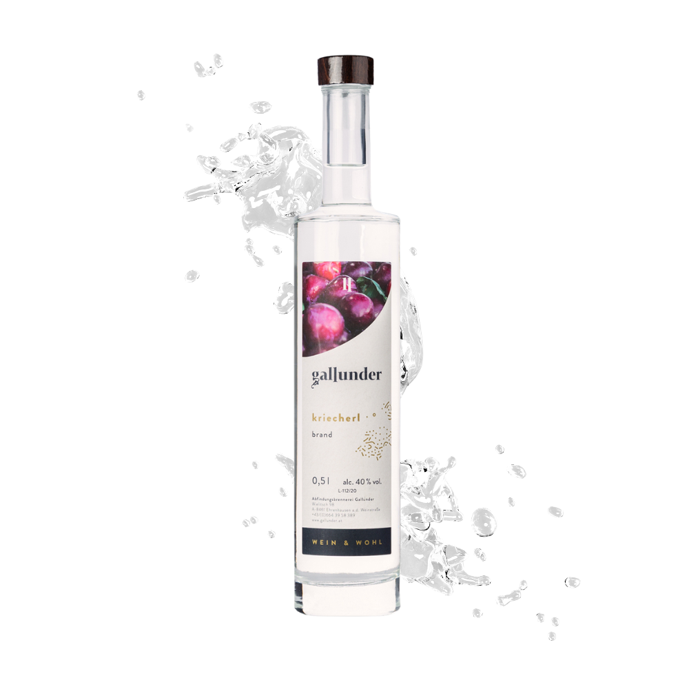 Kriecherl Schnaps von Wein & Wohl Gallunder – hochwertiger Kriecherl Edelbrand 0,5 l auf weißem Hintergrund.